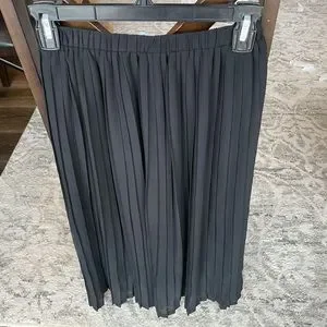 New Look Skirts New Look Black Pleated Skirt Amazing Condition